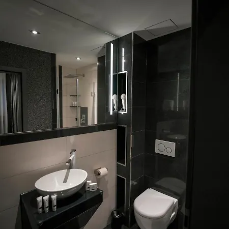 Royal Hotel